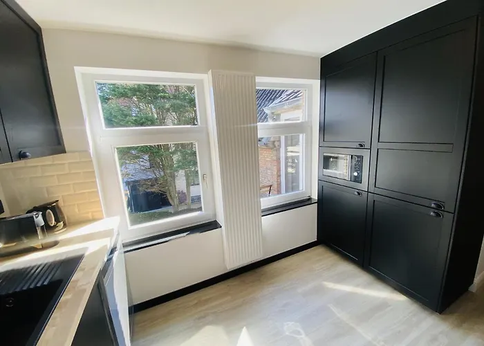 Lovely, Renovated Appartment, Near The Beach.